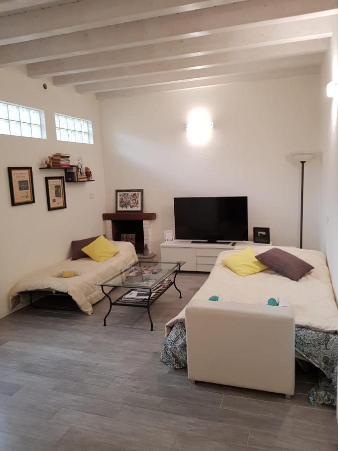 דירות קומו La Casa Degli Artisti מראה חיצוני תמונה